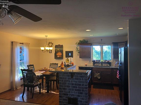 2nd image of 1601 Kingsley Cir N