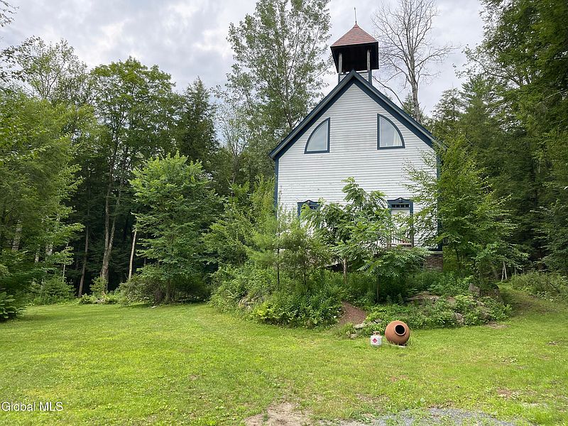 3rd image of 820 Trout Lake Road