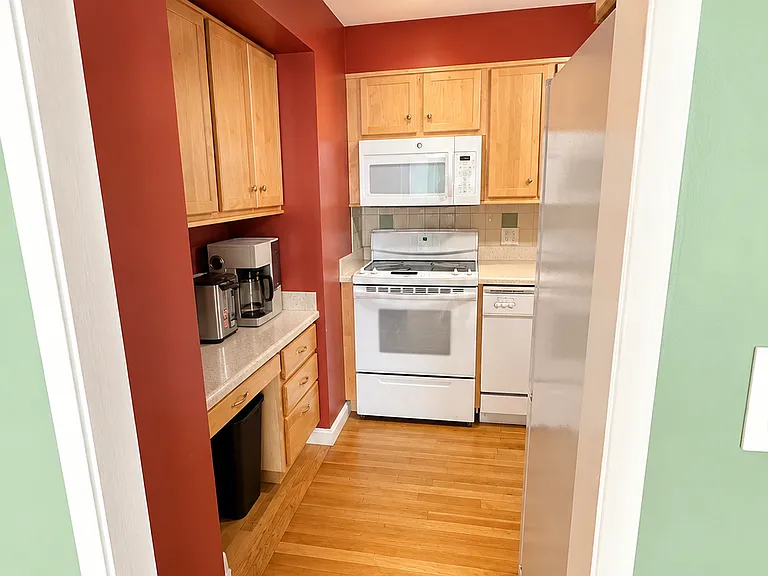 70 Park St #43 — Photo 9