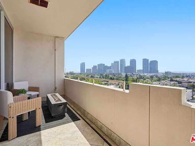 1333 S Beverly Glen Blvd #902 — Photo 15