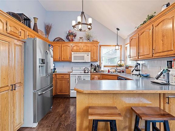 5th image of 5413 NE Scenic Dr