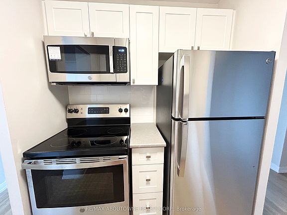 4th image of 82 Millside Dr #1005