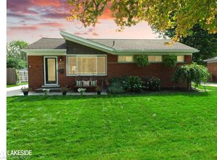 21216 Danbury St, Clinton Township, MI 48035