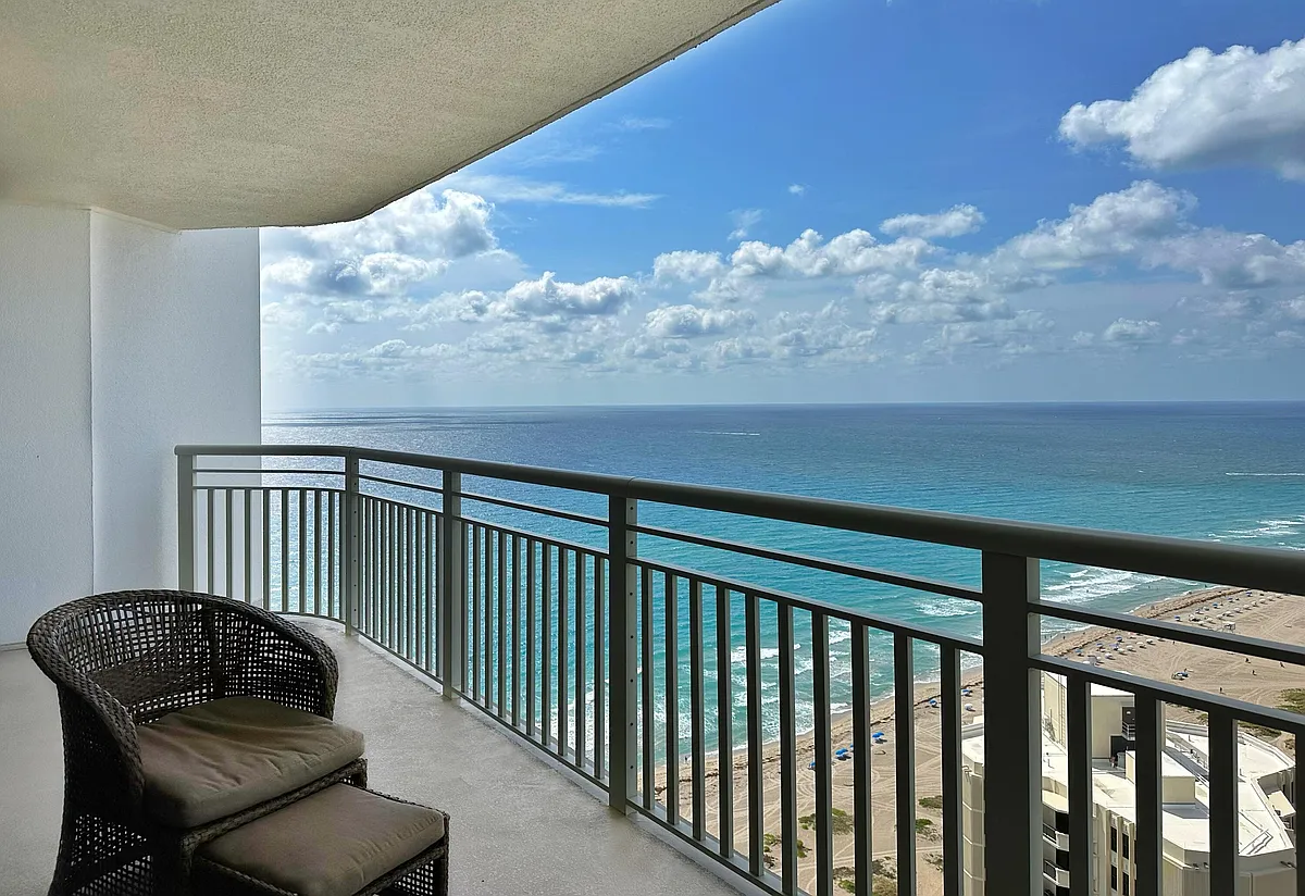 Building Photo - 3000 N Ocean Dr #36G