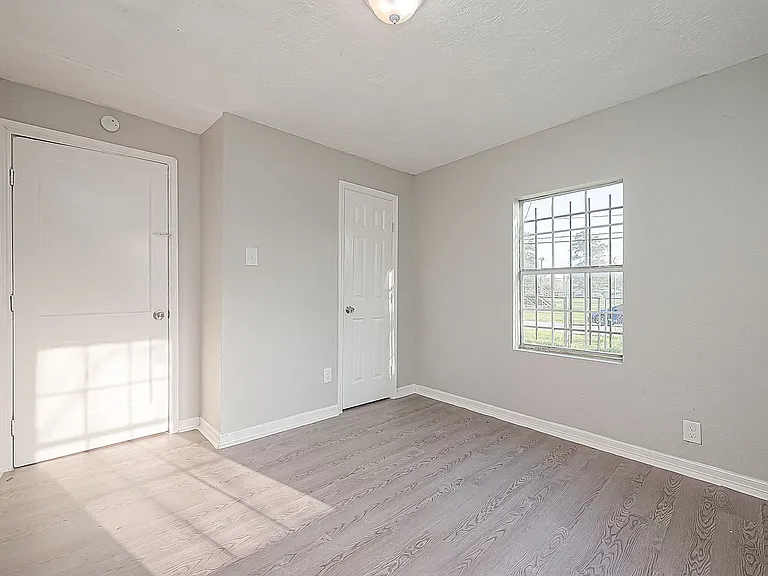 8304 Darien St — Photo 7
