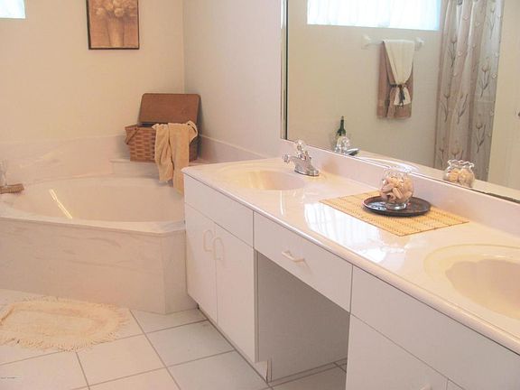 5th image of 8037 Kingswood Way