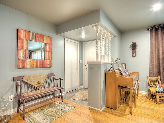 3rd image of 3416 Lauderdale Ln