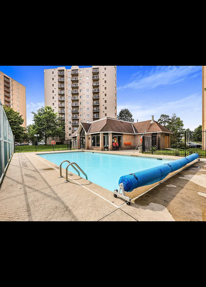 2 bed, 900 sqft, $2,100 — Photo 1