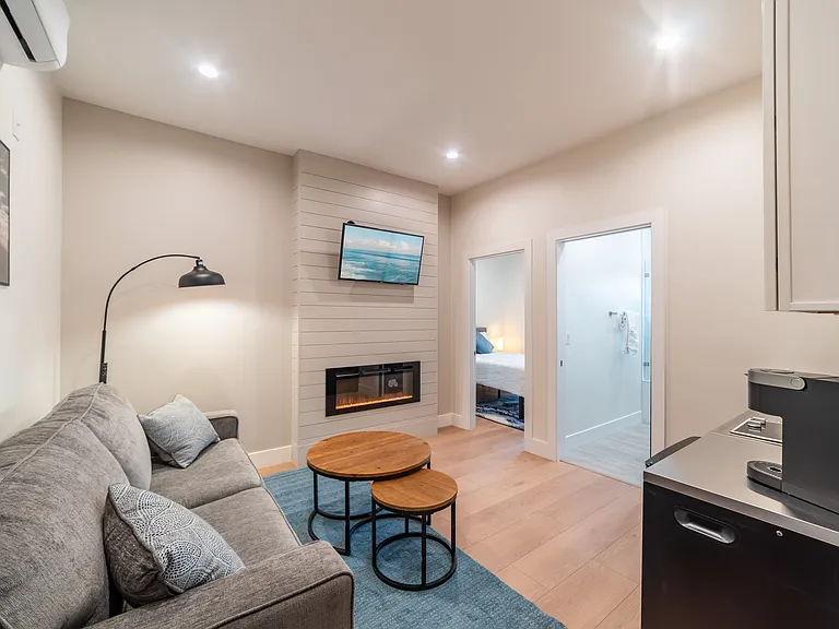 1140 Elden Ave #4 — Photo 1