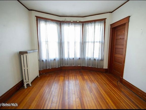4th image of 3 Marshall St Unit 2