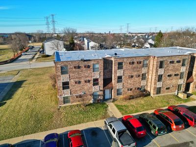 735 N Swift Rd APT 102, Addison, IL, 60101
