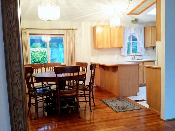 5th image of 9582 Silver Creek Ln NW