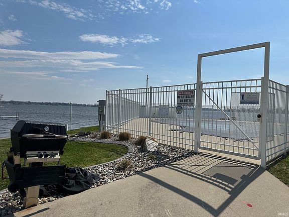 3rd image of 1725 Colonial Dr