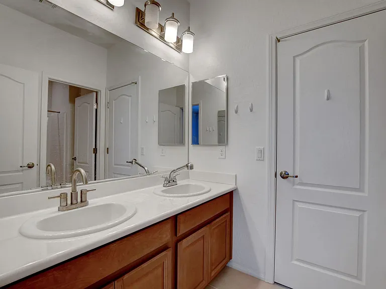 7110 Purple Iris Ave — Photo 31