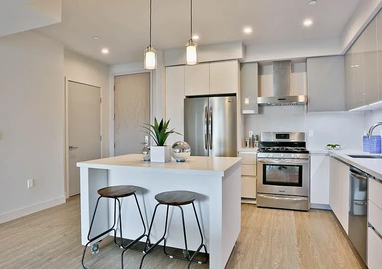 727 Wilcox Ave #305 — Photo 30