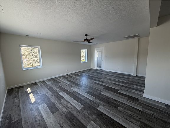 5th image of 775 Freeport Rd