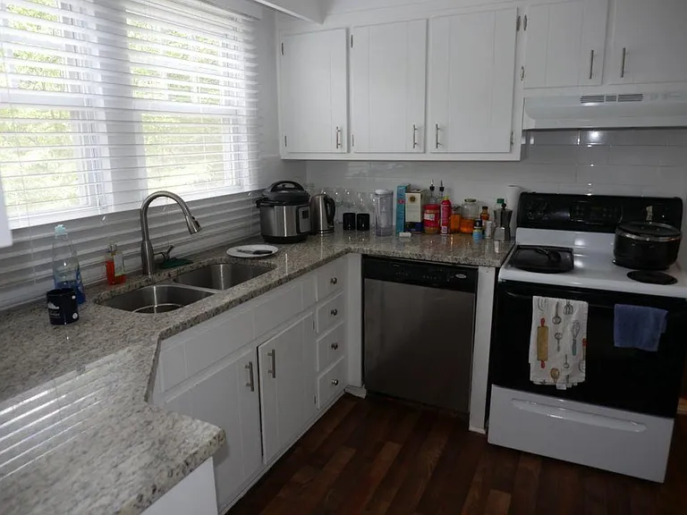 1065 Atlantic Dr NW — Photo 6