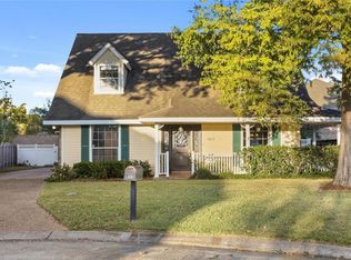 9513 Alhambra Ct, River Ridge, LA 70123