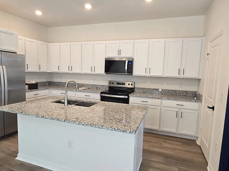 748 Overpool Ave — Photo 10