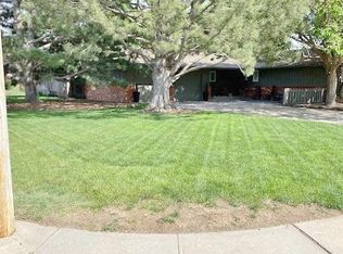 2410 Caseys Dr, Garden City, KS 67846