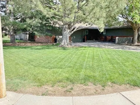 2410 Caseys Dr, Garden City, KS 67846