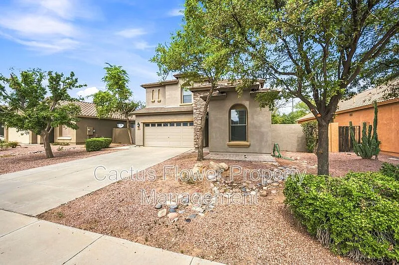 4 bed, 3.0 bath, 2199 sqft, $2,499 — Photo 2