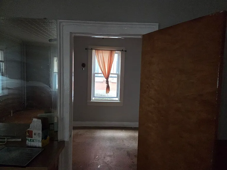 811 N Townsend St — Photo 6
