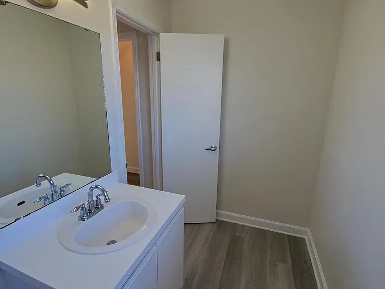 1024 Snug Harbour Ct — Photo 37
