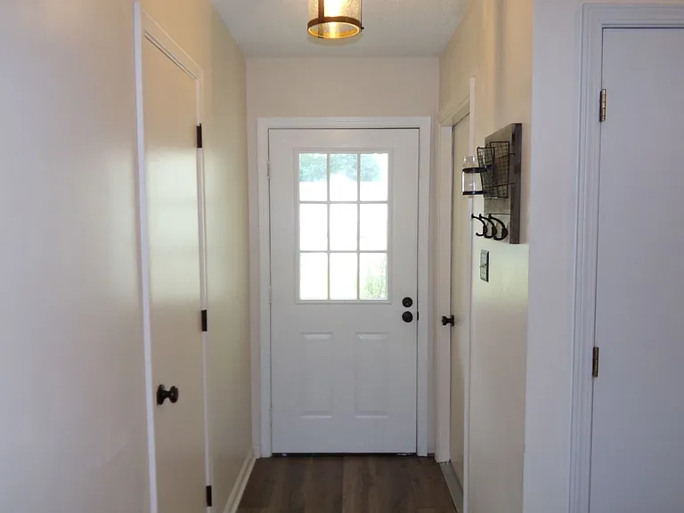 127 Village Ct — Photo 3