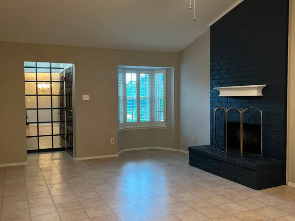 5004 Palo Alto Dr, Garland, TX 75043
