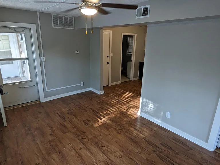 406 E Iowa St #2 — Photo 6