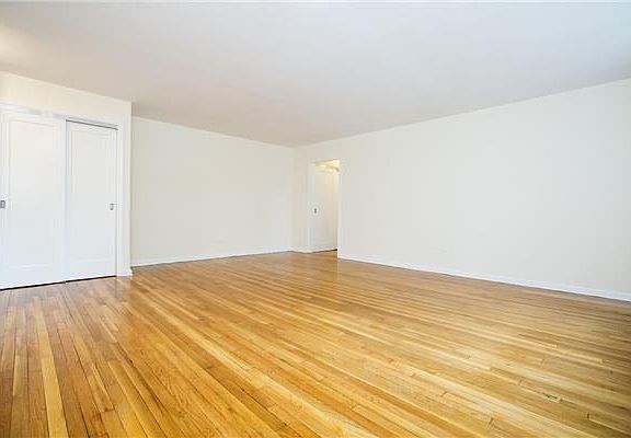 5th image of 6638 Yellowstone Blvd #2G