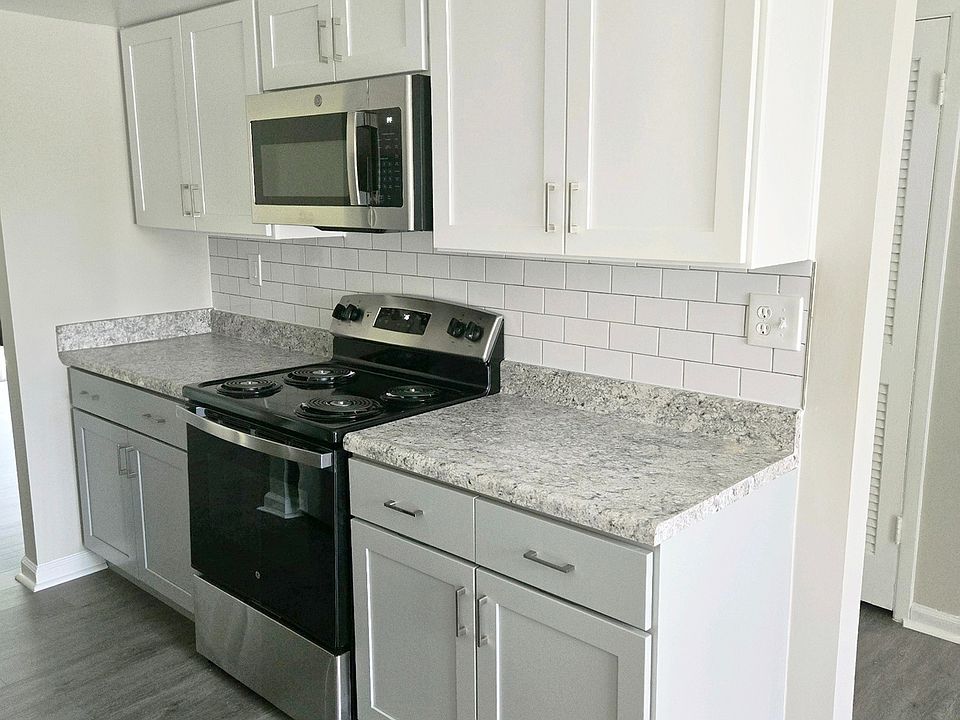 Townhome Kitchen 2