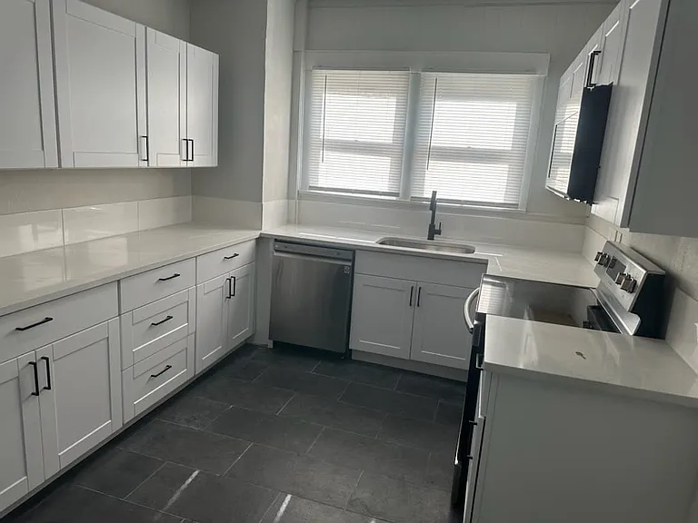 1025 W Walker St — Photo 40