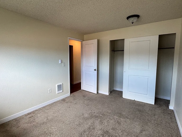 8212 S Bell St #B — Photo 7