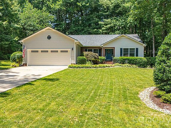 2nd image of 1705 Hummingbird Ln