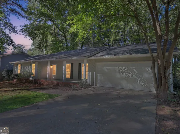 1481 Corn Crib Ct, Stone Mountain, GA 30088