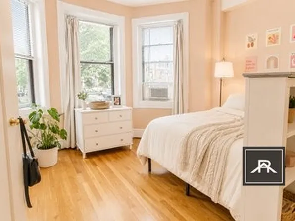 903 Beacon St #10, Boston, MA 02215