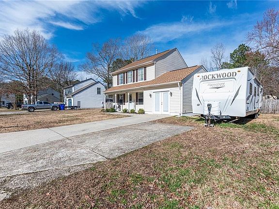 4th image of 827 Haskins Dr