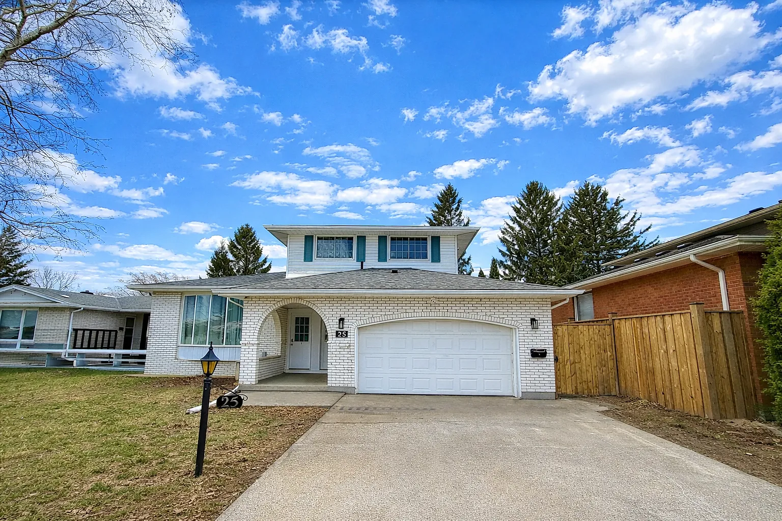 1-25 Meadowbrook Crescent St Catharines ON — Photo 1
