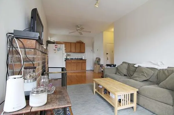 Rented by Standard Living Realty Inc | media 15