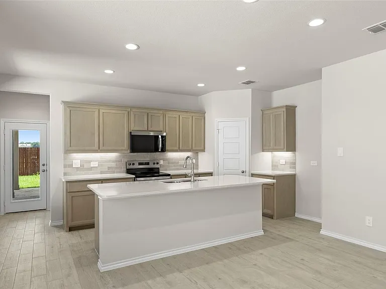 1641 Meadow Crest Dr — Photo 10
