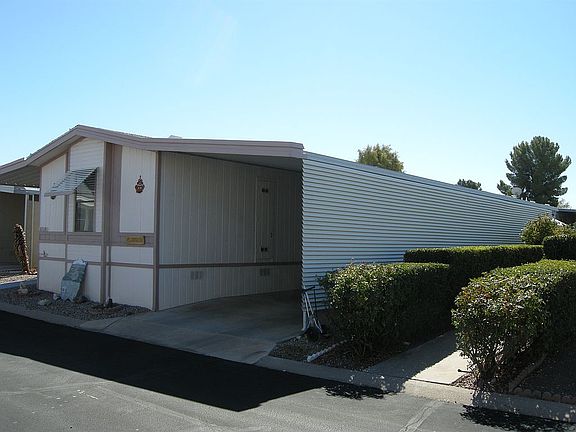 open walkway along lot side
