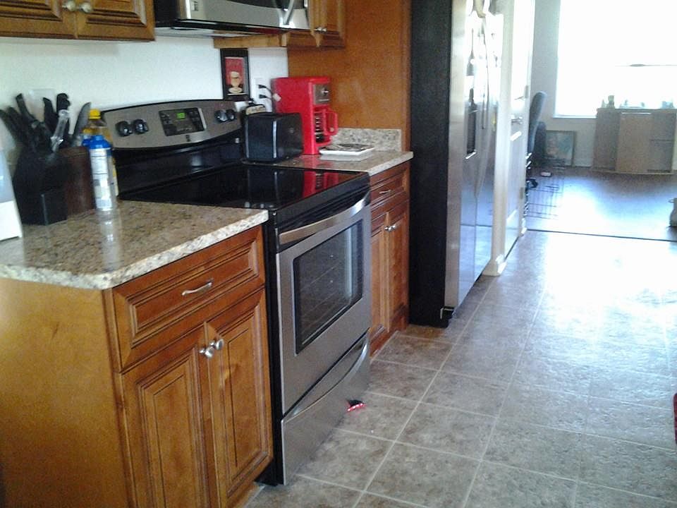 2nd image of 924 Poplar Ave