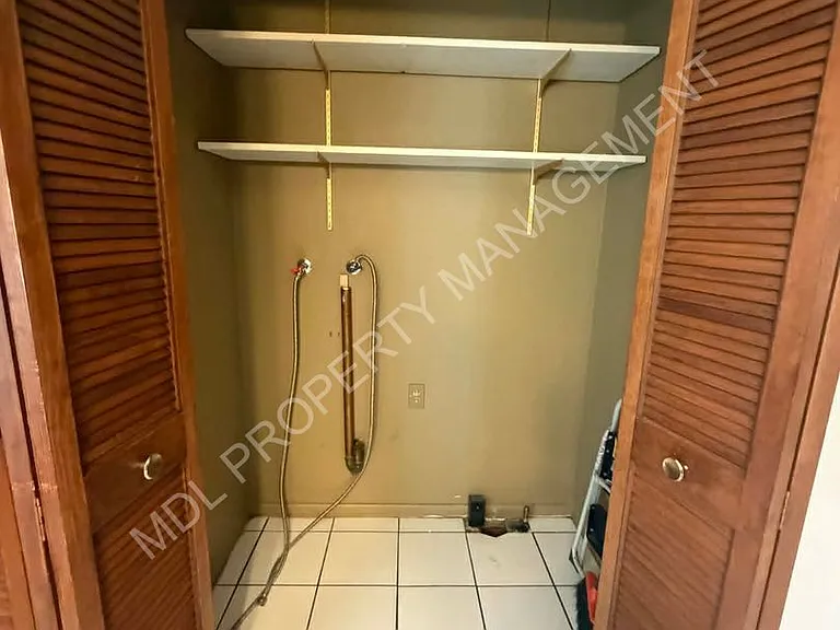 4343 W Michigan Ave — Photo 8