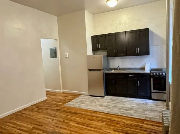 2310 2nd Avenue image 10 of 12