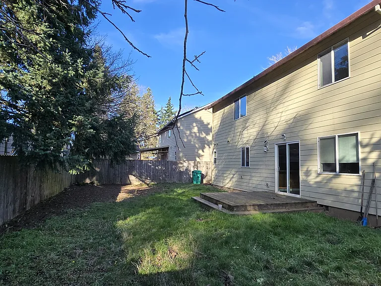 1159 SE 148th Ave — Photo 8