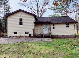 2070 N Seven Mile Rd, Sanford, MI 48657