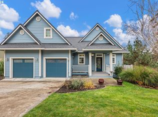 1040 Holly Ave, Cottage Grove, OR 97424