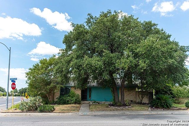 1st image of 4207 Clear Lake Dr
